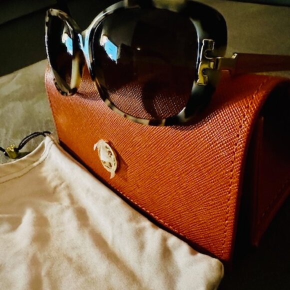 Tory Burch Sunglasses - Picture 2 of 4